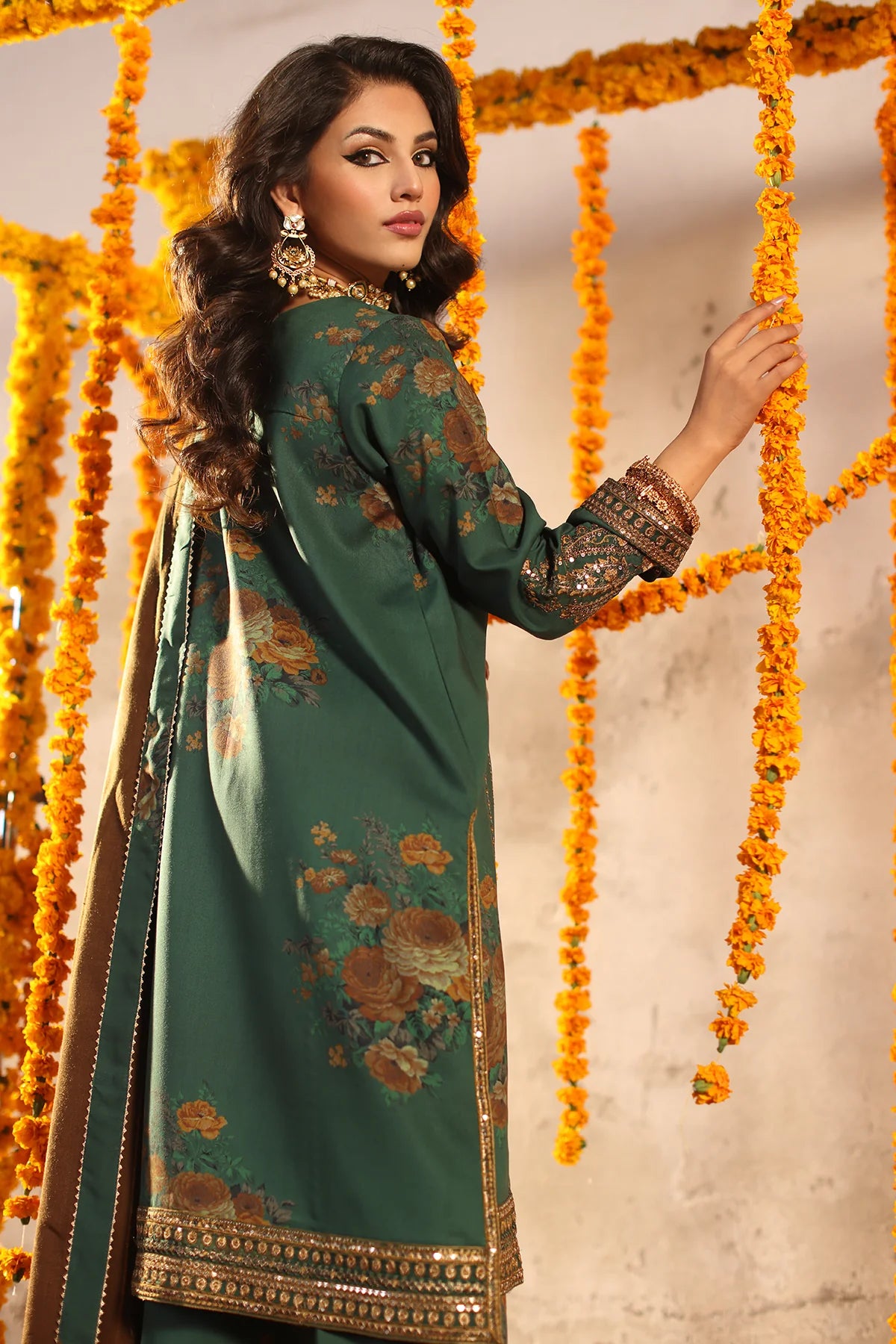CHARIZMA MIRAAS VOL 1 2024 STITCHED - CMW4-04